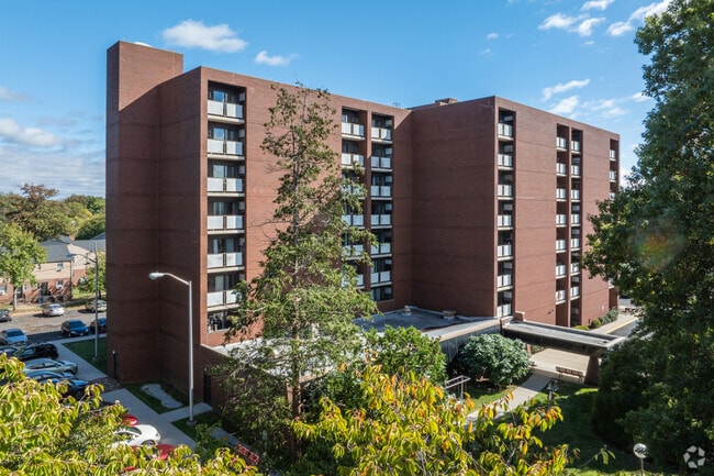 Building Photo - Rohrer Tower II