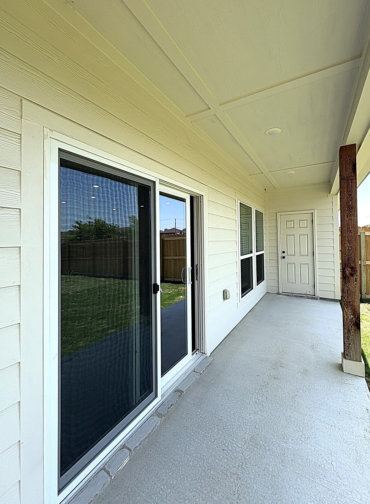 Building Photo - 1154 Lindsey Dr