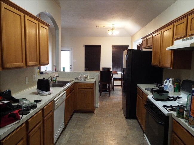 Building Photo - 2207 Brimmage Dr