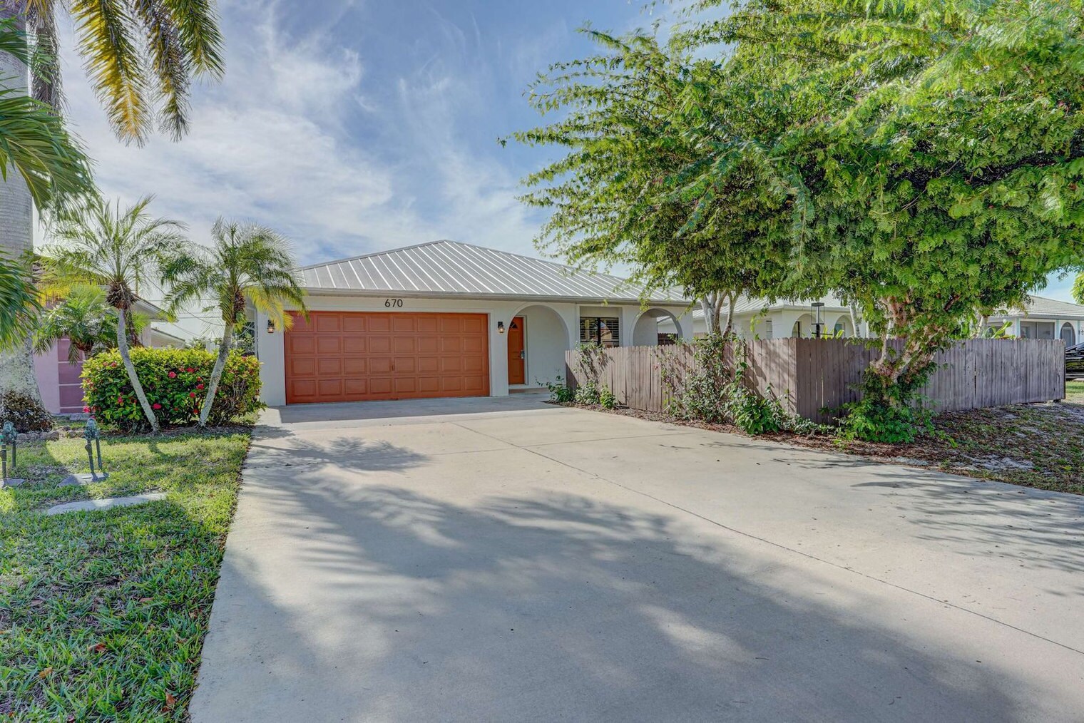 Building Photo - 669 107th Ave N