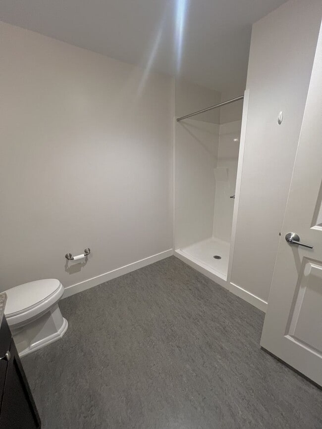 Building Photo - Putnam Hotel – $2,041 – 1 Bedroom/1 Bathroom, 755 SQ.FT. – UTILITIES INCLUDED