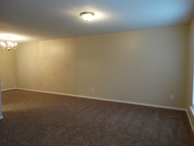 Building Photo - 1655 Summit Ridge Ln