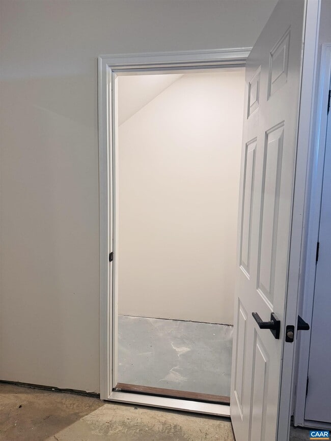 Building Photo - 2225 Woodburn Rd