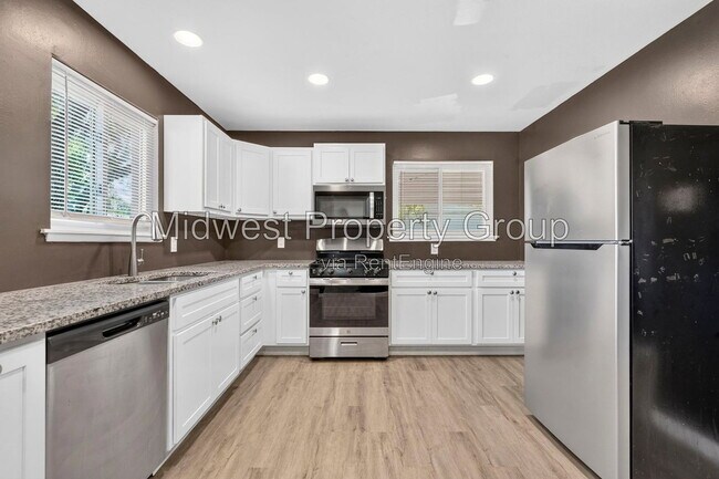 Building Photo - 690 Central Pkwy