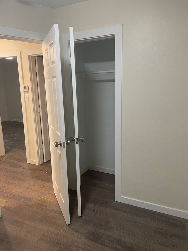 Building Photo - Brand New Remodeled Home