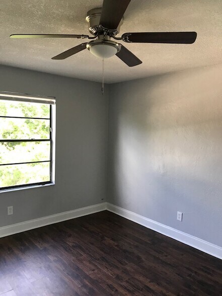 Building Photo - 1595 Megan Bay Cir