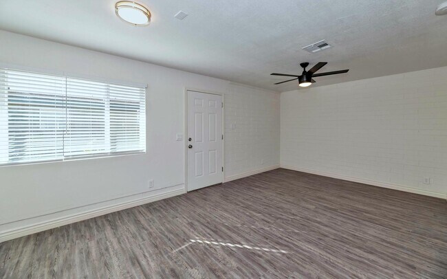 Living Room - 6725 E Earll Dr