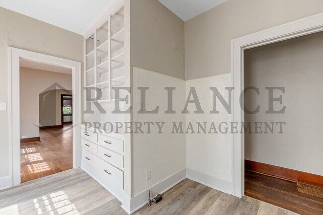 Building Photo - 446 N Fountain St
