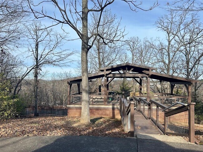 Building Photo - 3164 Katherine Ave