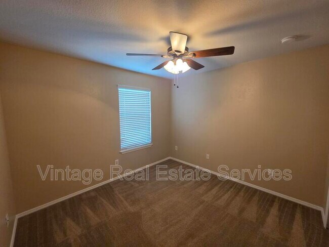 Building Photo - 9209 English Oaks Ln