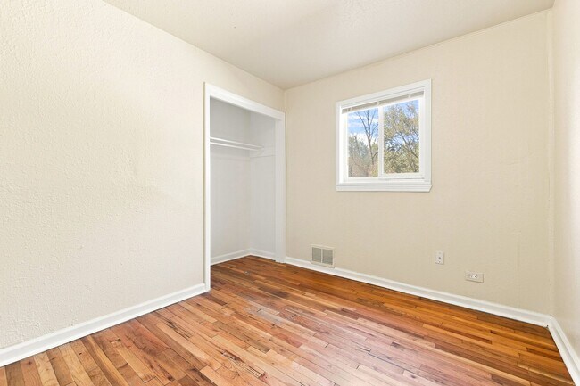 Building Photo - 751 N Raleigh St