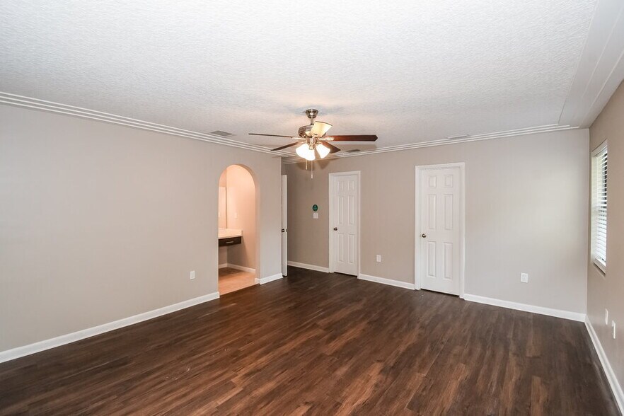 Building Photo - 3499 Guernsey Ct