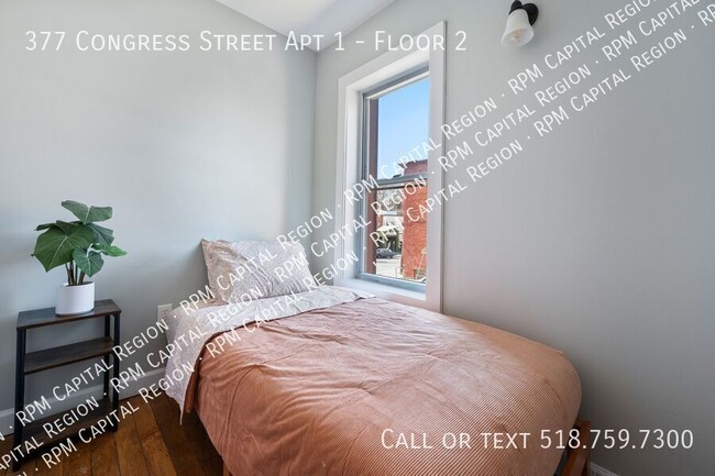 Building Photo - 377 Congress St