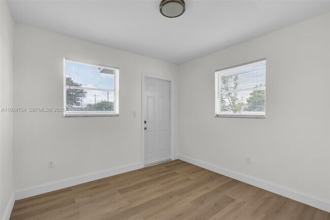 Building Photo - 18350 SW 105th Ave