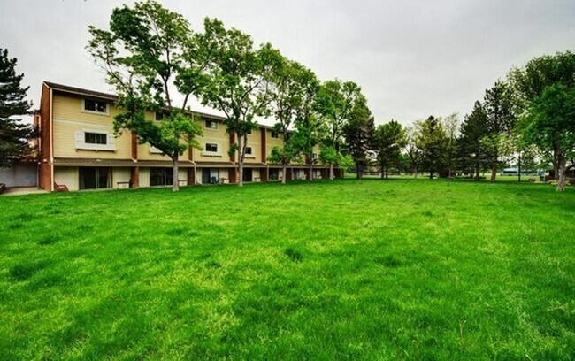 Building Photo - One Bedroom Condo for Rent Near CU