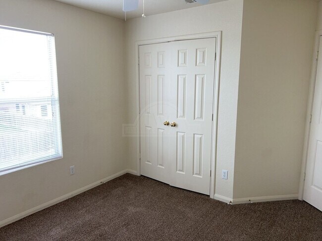 Building Photo - 5604 Bertha Dr