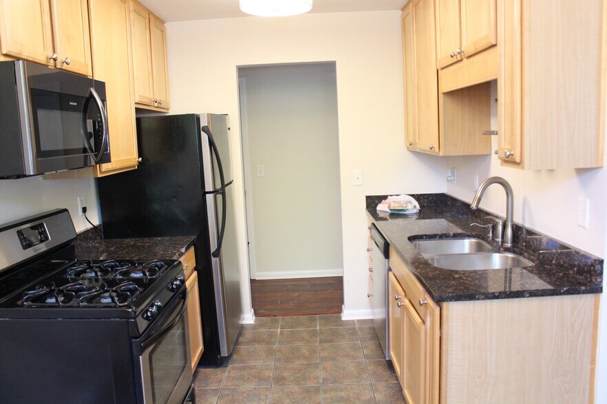 Building Photo - 3215 Pillsbury Ave S