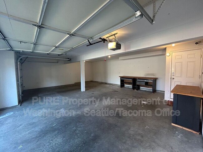 Building Photo - 3205 N 7th St