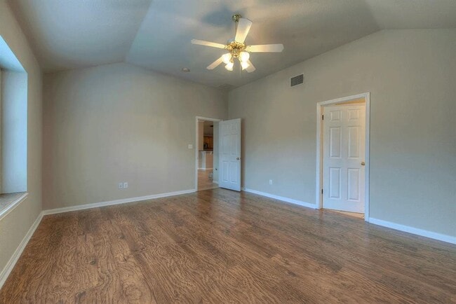 Building Photo - 9812 Pasatiempo Dr