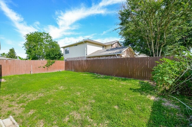 Building Photo - 13410 Cricklewood Creek Ln