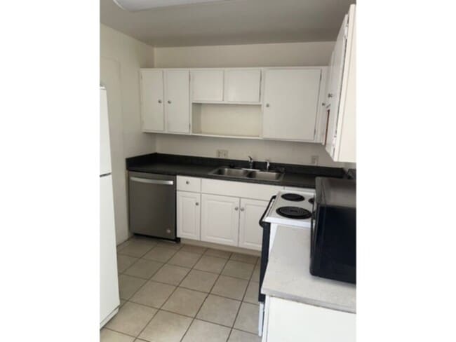 Building Photo - Adorable 1 bedroom House near CMU!