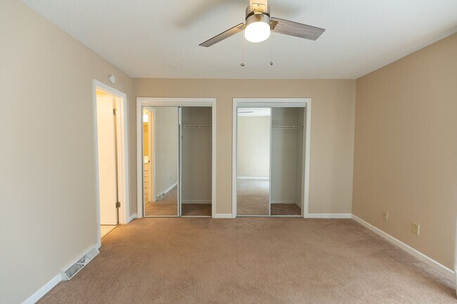 Building Photo - 185 Forest View Dr