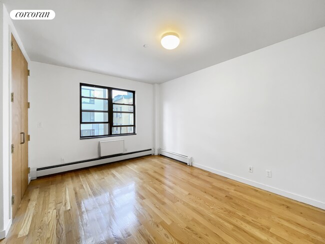 Building Photo - 150 W 111th St