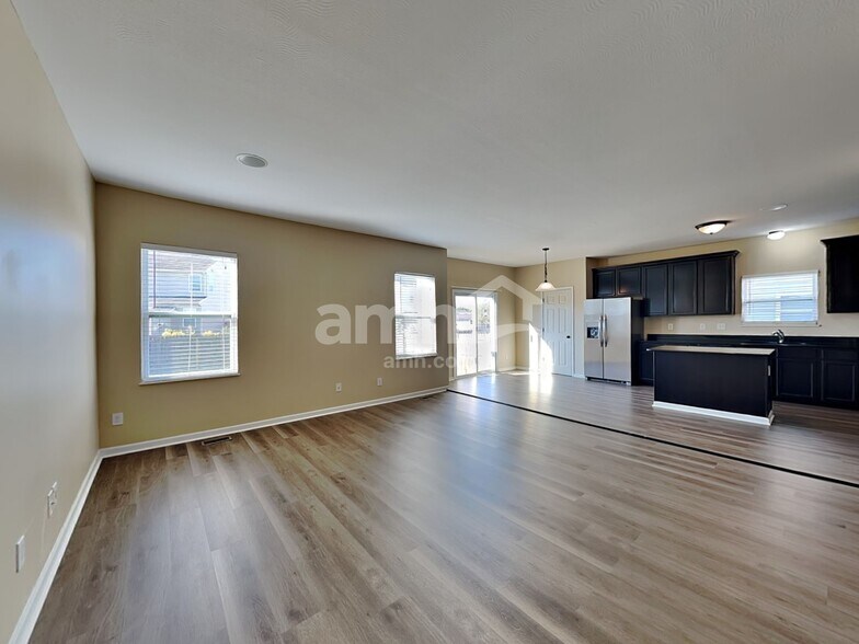 Building Photo - 8333 Parori Ln