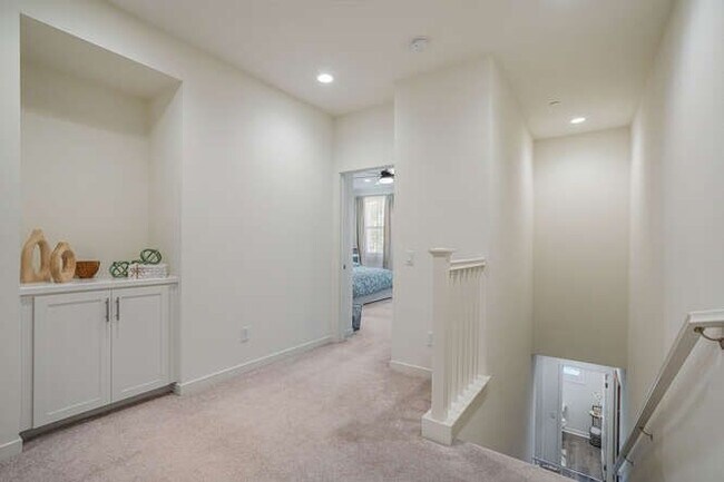 Building Photo - 110 Red Brick Dr