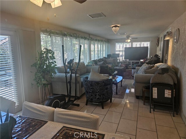 Building Photo - 11322 Oakwood Dr