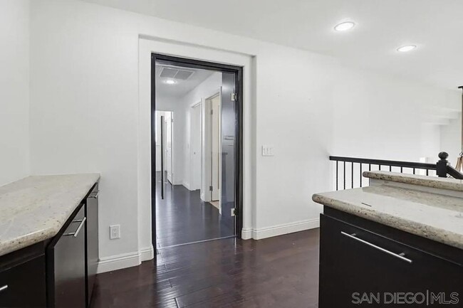 Building Photo - 561 Bayona Loop