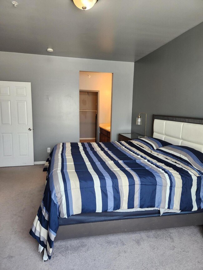 Building Photo - 23668 Northstone Village Dr