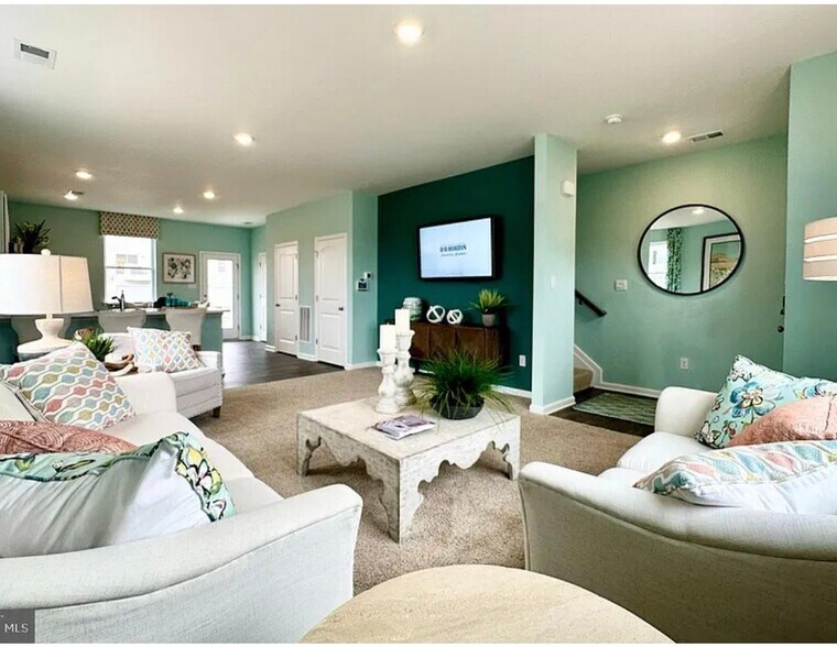 Building Photo - 525 Little Eden Wy