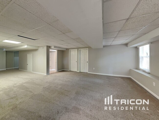 Building Photo - 7067 Brook Side Landing