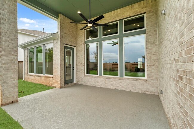 Building Photo - 32707 Fly Fish Wy