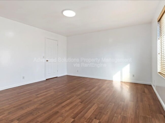 Building Photo - 6837 Creekcove Way