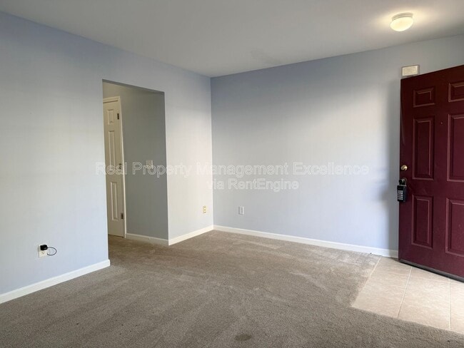 Building Photo - 12 Red Ln