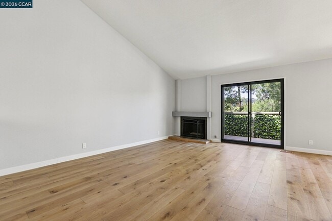 Building Photo - 1541 Moraga Way