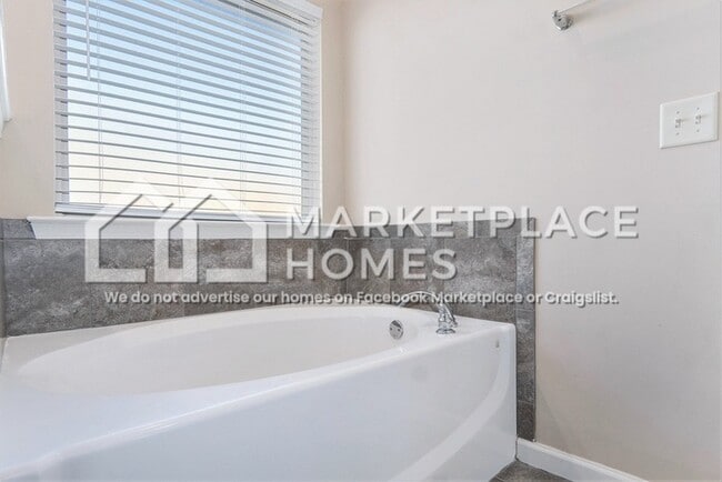 Building Photo - 57 Landing Pl