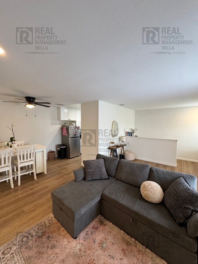 Building Photo - Charming 2-Bed, 2-Bath Condo in the Heart ...