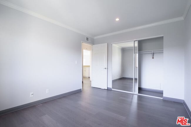 Building Photo - 2830 Lakeridge Ln