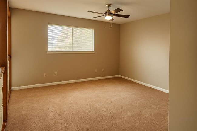 Building Photo - 14211 Woodnook Dr