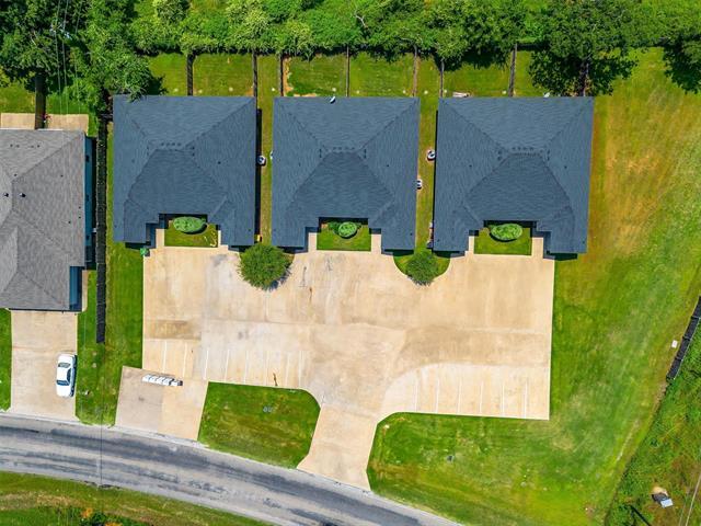 Building Photo - 2700 James