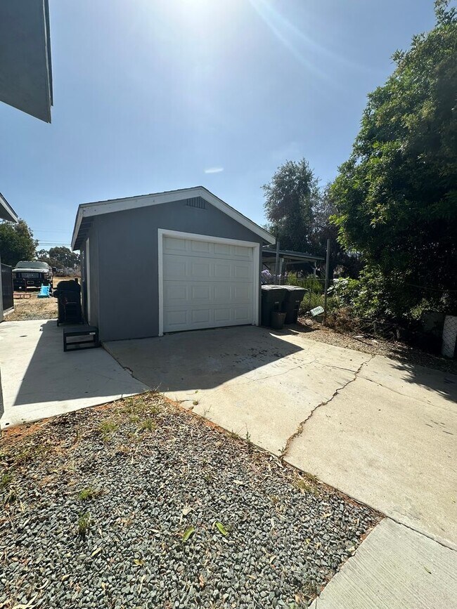 Building Photo - Inviting 3-Bedroom | 2-Bathroom Home in National City