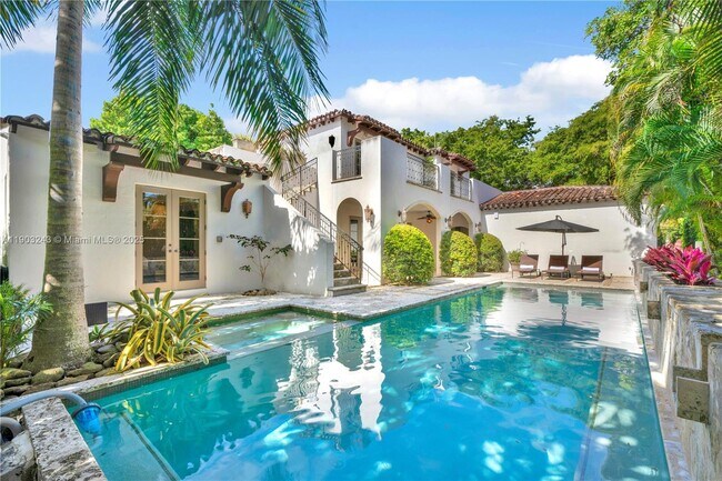 Building Photo - 932 Escobar Ave