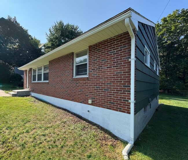 Primary Photo - Quiet Ranch 3 bedroom home in Emmaus