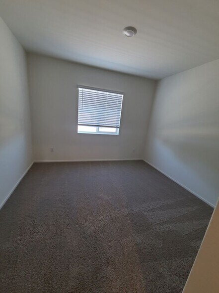 Building Photo - 30540 Altima Ct