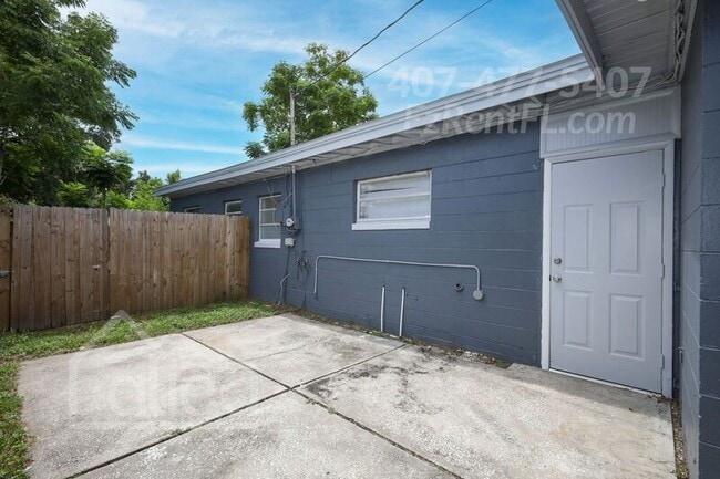 Building Photo - 5920 Avery St