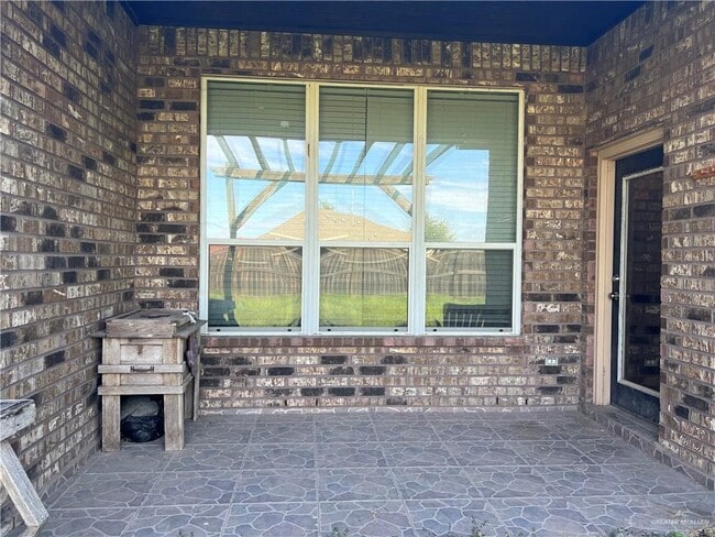 Building Photo - 15 Dalobo Blvd