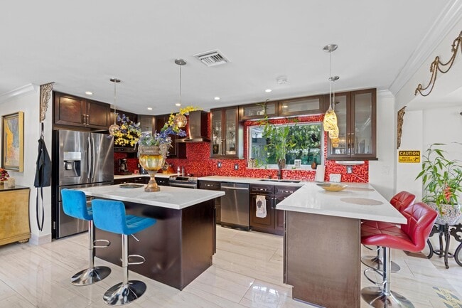 Building Photo - 3705 NE 16th Ave